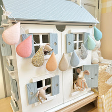 Load image into Gallery viewer, teardrop-garland