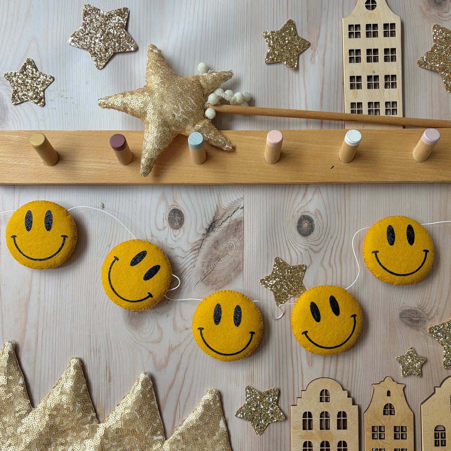 Sample Sale -Mustard Smiley Garland