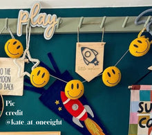 Load image into Gallery viewer, Smiley Face Garland - In your choice of colours