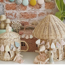 Load image into Gallery viewer, Dinky Droplet Garland - in your choice of colours