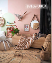 Load image into Gallery viewer, Springtime Droplet garland