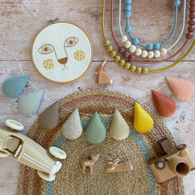 Load image into Gallery viewer, Droplet Garland - gentle natural shades