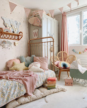 Load image into Gallery viewer, Springtime Droplet garland