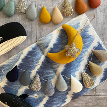 Load image into Gallery viewer, Seaside Droplet Garland