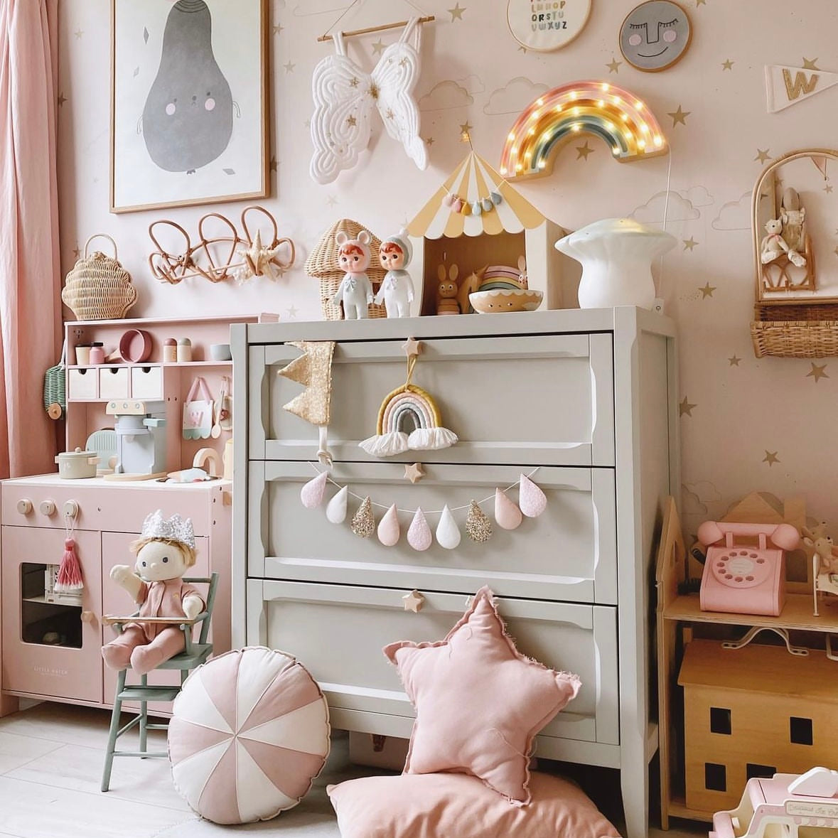 velveteen-babies-garland