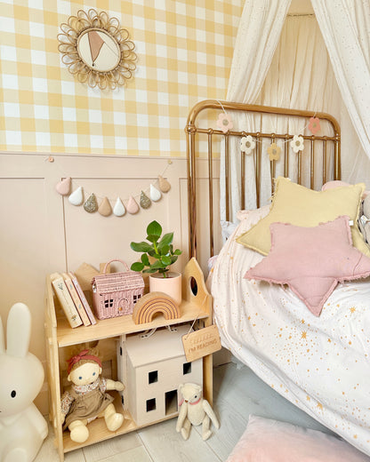 Daisy Garland - in your choice of colours.