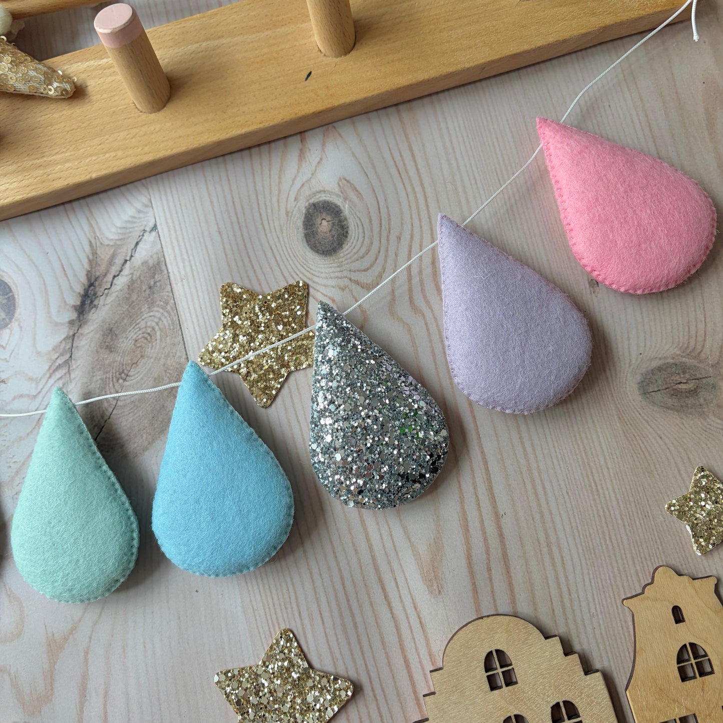 Sample Sale - Pastel Rainbow Droplet Garland