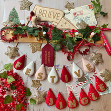 Load image into Gallery viewer, Custom Name/Word Garland with a Star to each end.
