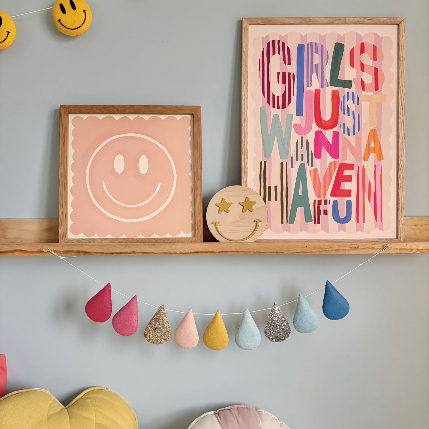 Blushy Breeze Droplet Garland