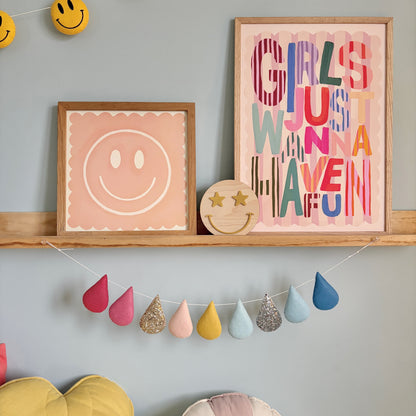 Blushy Breeze Droplet Garland