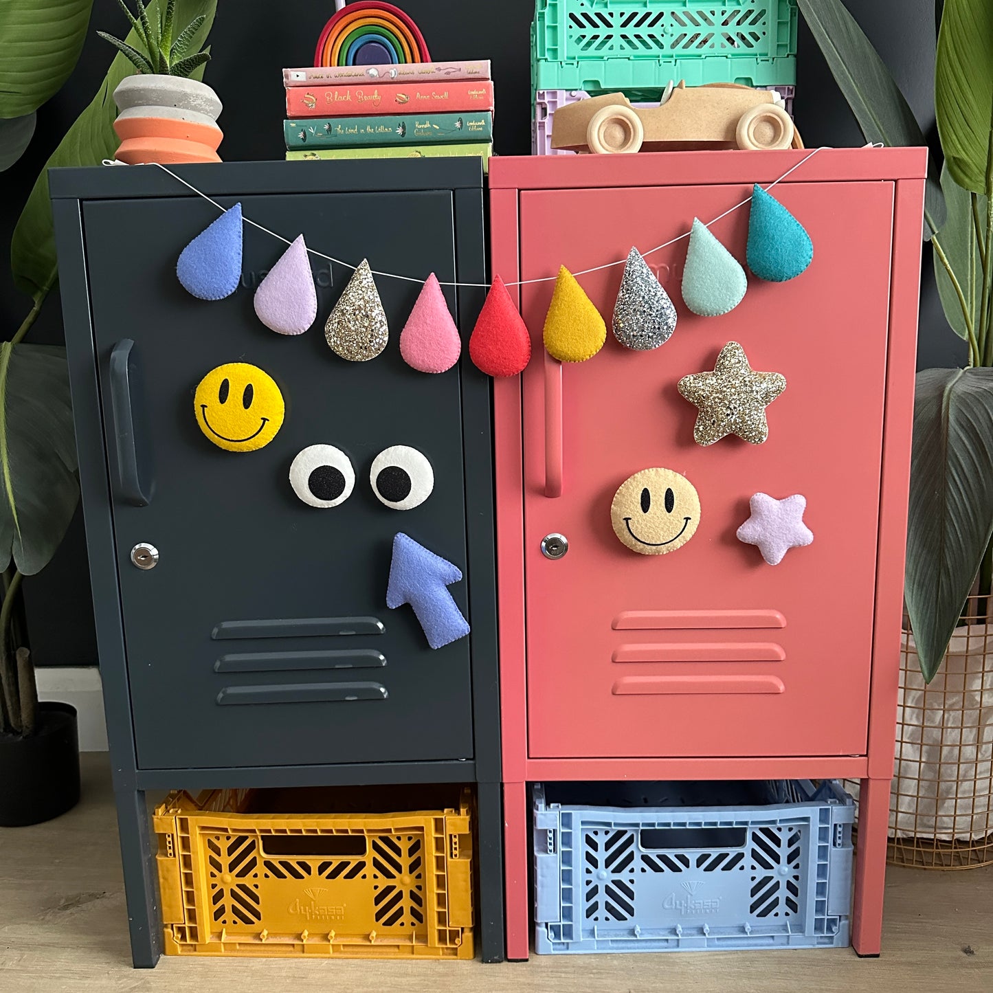 Magnetic Eyes Decoration