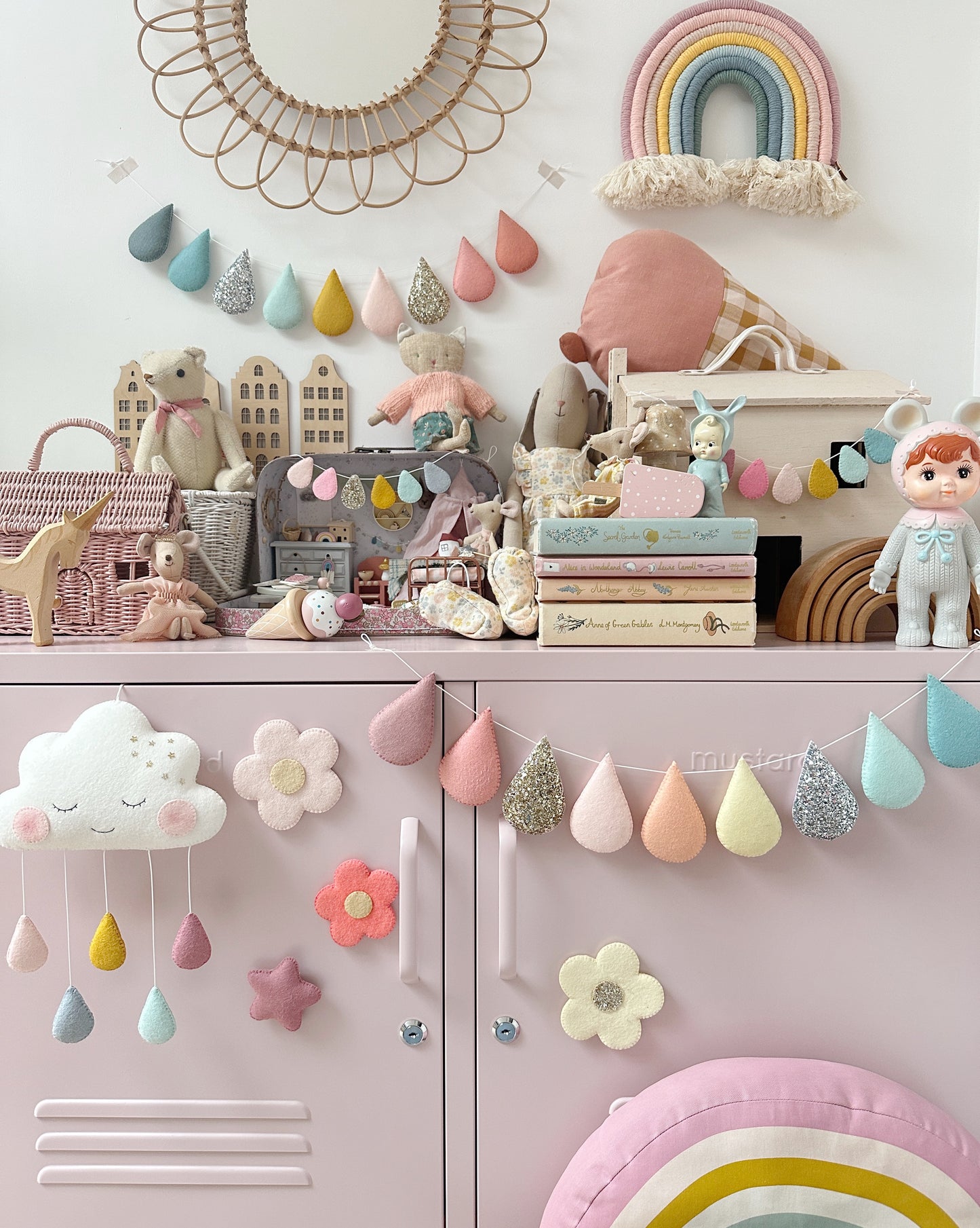 Bespoke Sleepy Cloud with Custom Drop Colours. Made to order.