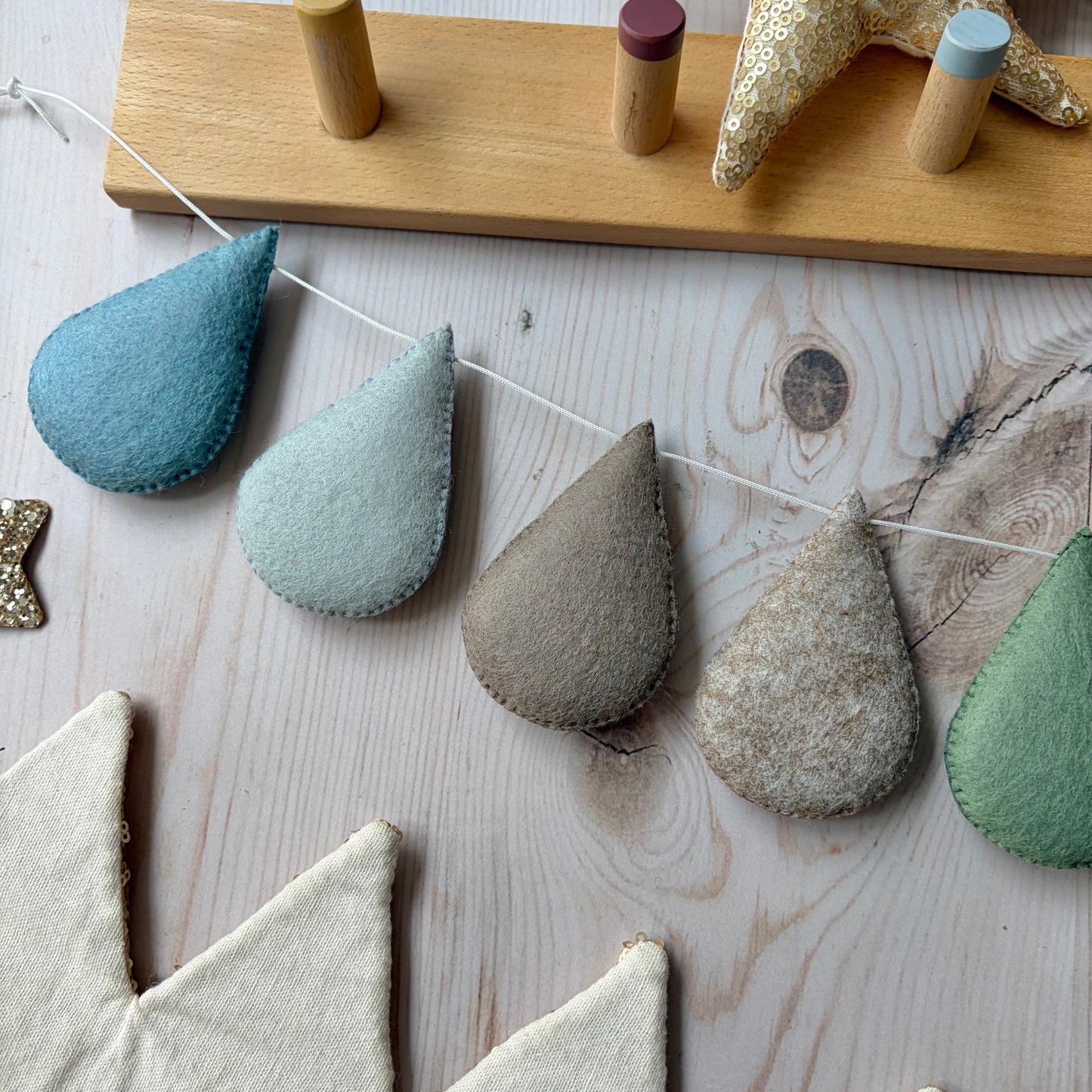 Sample Sale - Muted Naturals Droplet Garland