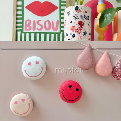 Heart eyes smiley face Magnet Decoration