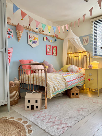 Blushy Breeze Droplet Garland (New)