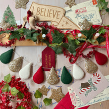 Load image into Gallery viewer, Holly and Ivy Droplet Garland
