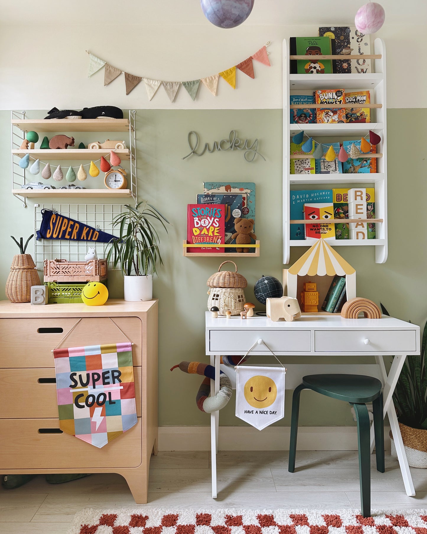 Droplet Garland - gentle natural shades