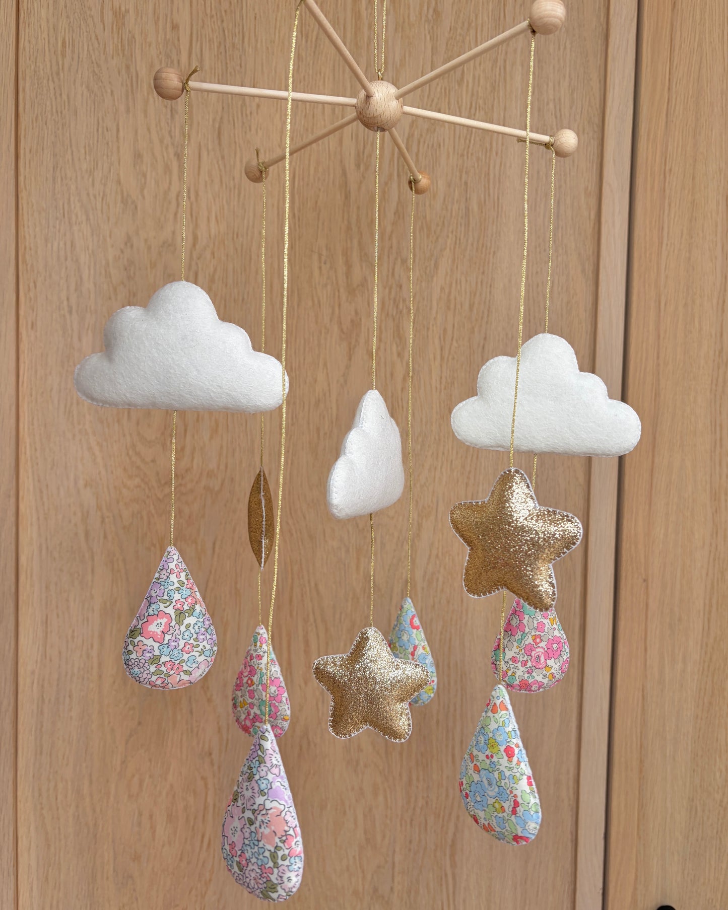 Cloud and Star Droplet Mobile
