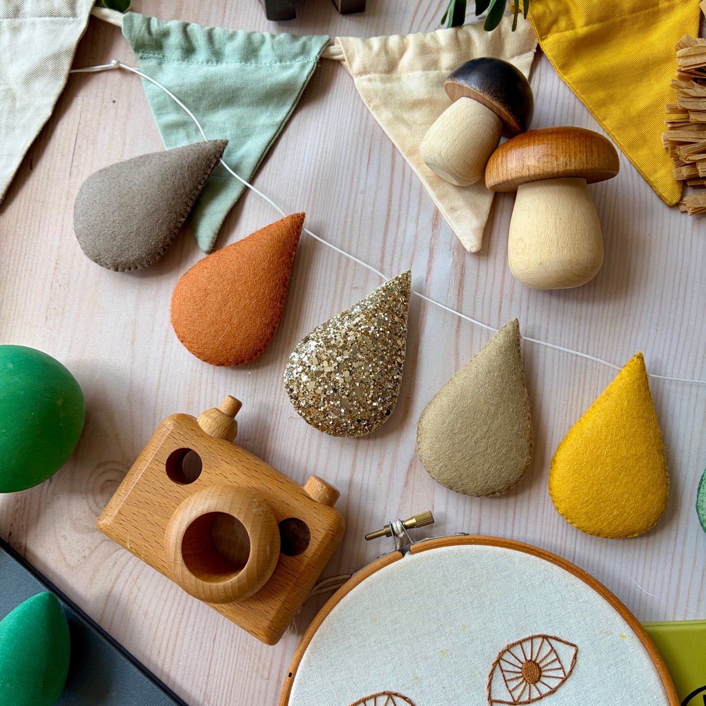 Safari Droplet Garland