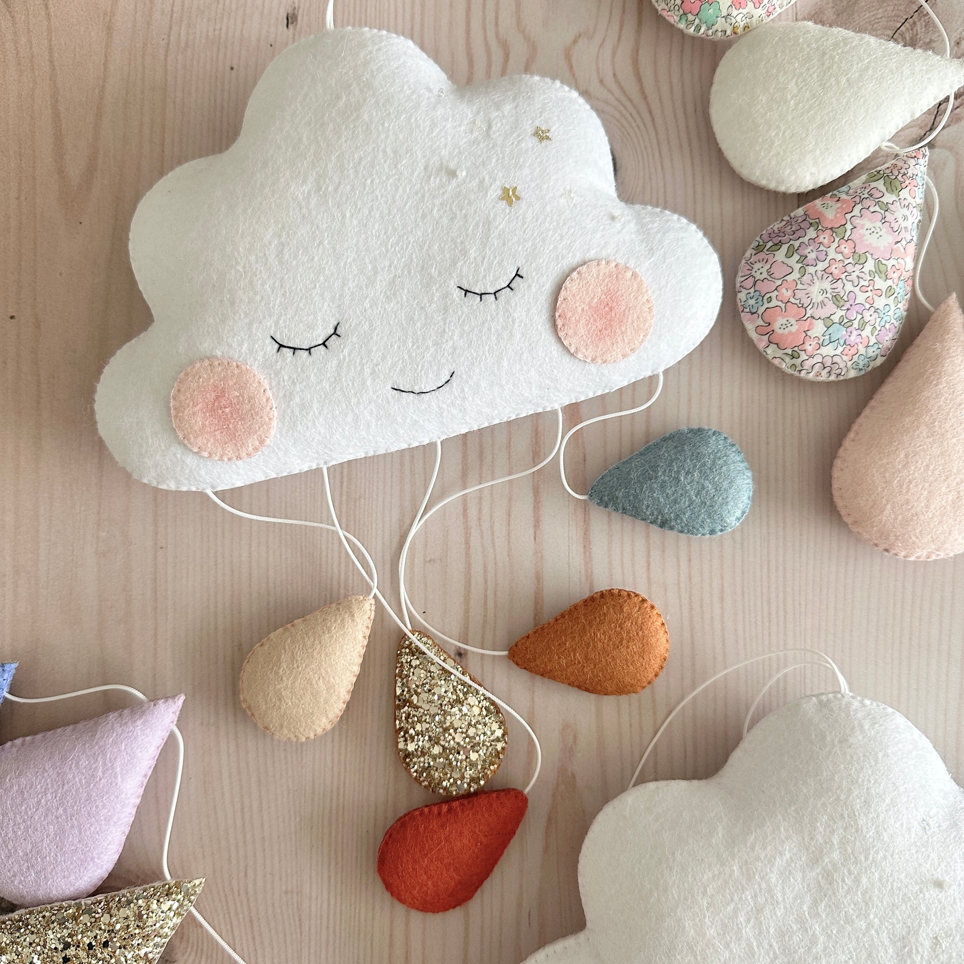 Cloud-decoration