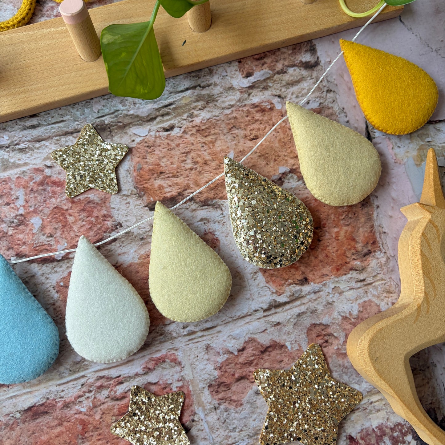 Sample Sale- Sunny Skies Droplet Garland