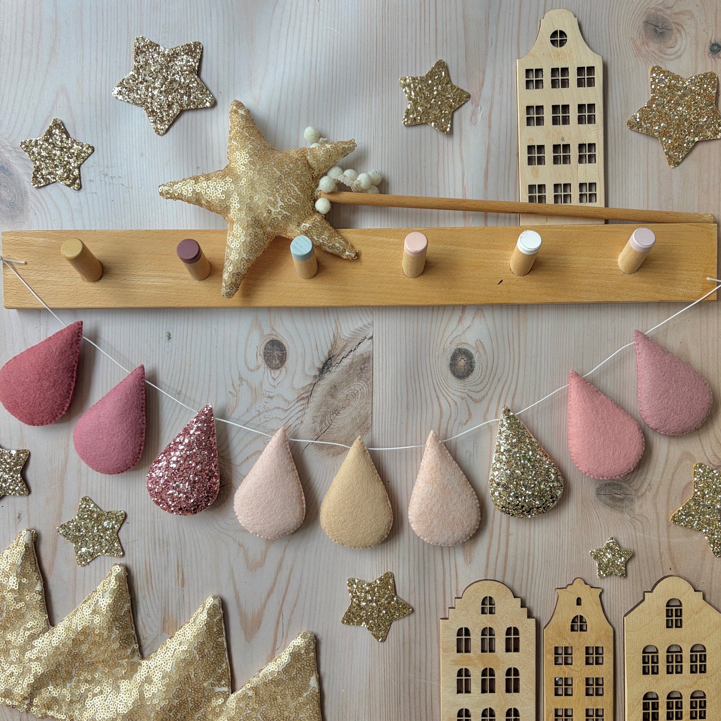 Sample Sale - Pretty Pinks Droplet Garland