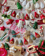 Load image into Gallery viewer, Personalised Droplet Garland with Lettering
