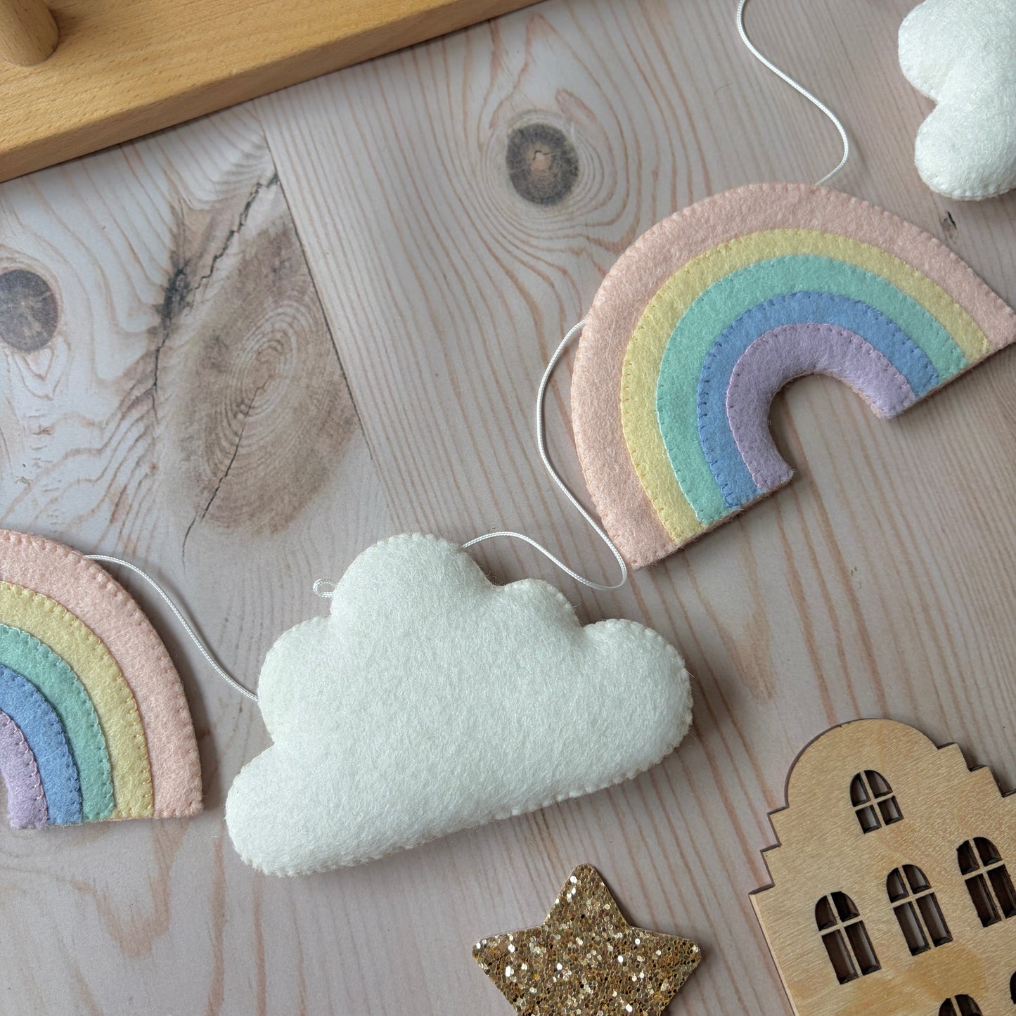 Sample Sale - Pastel Rainbow Garland