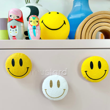 Smiley Face Magnet Decoration