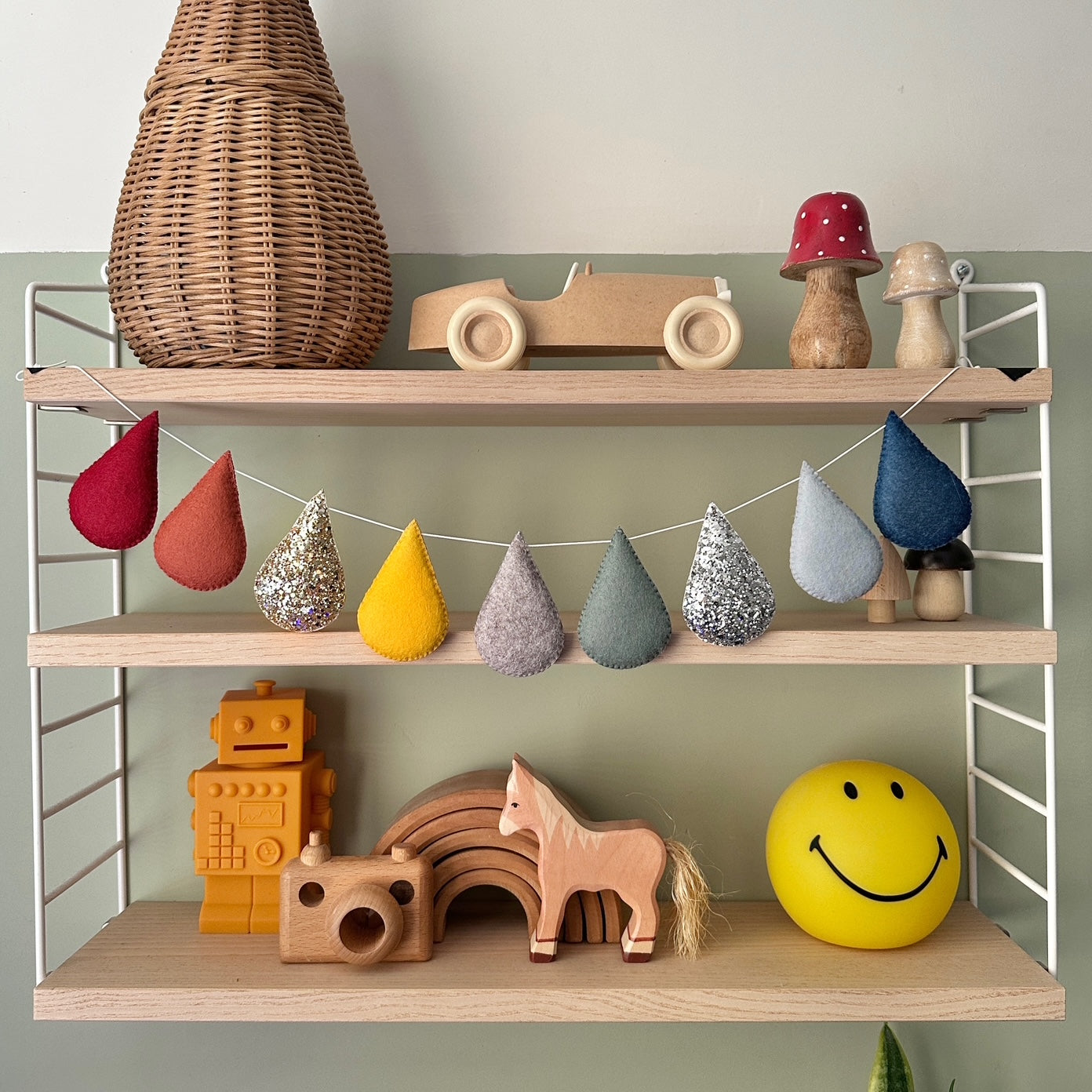 Earthy Tones Droplet Garland (New)