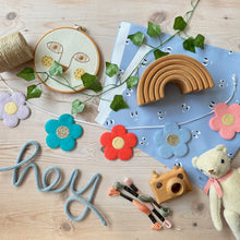 Load image into Gallery viewer, Daisy Garland - in your choice of colours.
