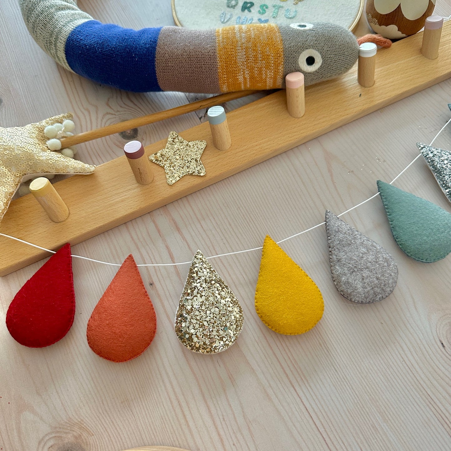 Earthy Tones Droplet Garland (New)