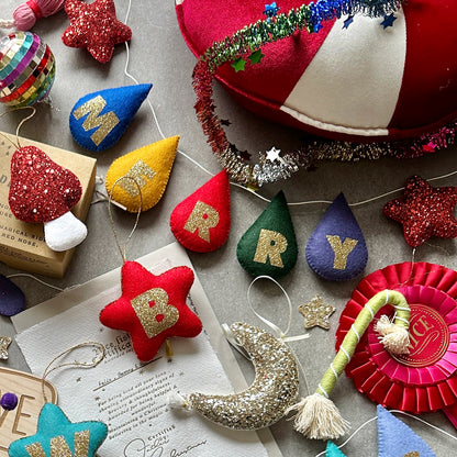 Custom Name/Word Garland with a Star to each end.