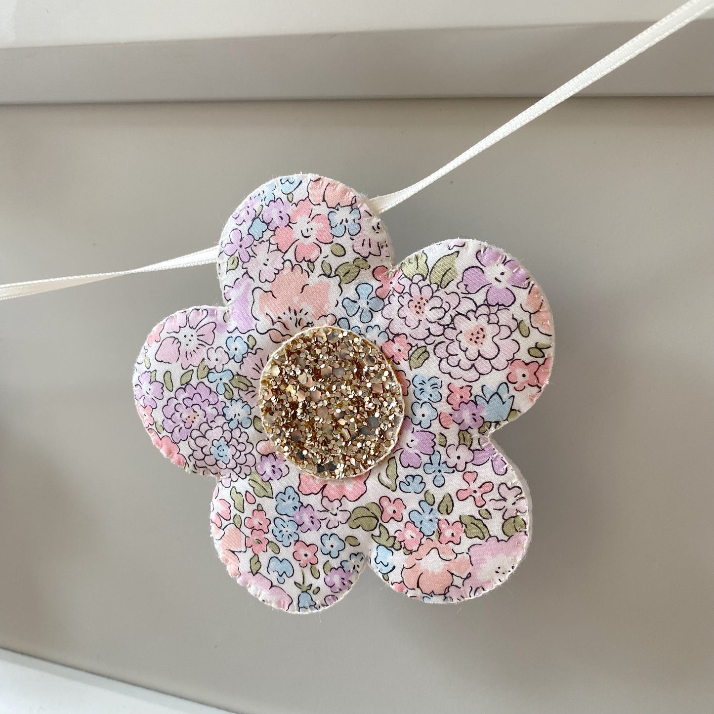 Daisy Garland - in your choice of colours.