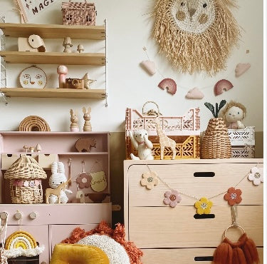 Daisy Garland - in your choice of colours.