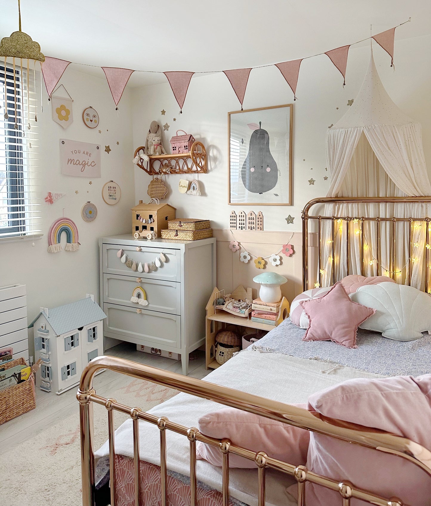 Droplet garland - blush, beige and gold